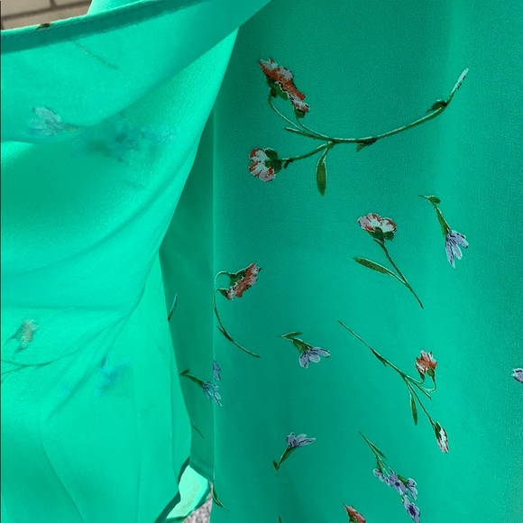 Green Floral Lined Ruffle Trim Wrap Dress - Picture 10 of 11